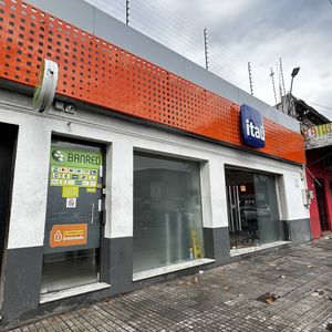 Venta De Local Comercial Con 89 Mts2 Sobre Avenida General Flores