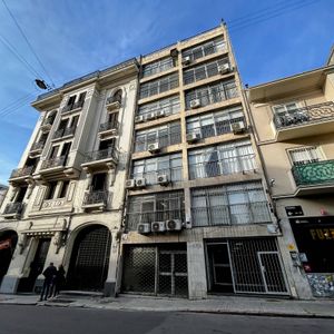 Venta De Oficina En Ciudad Vieja