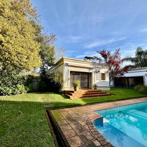 Venta De Casa Para Oficinas En Importante Esquina De Carrasco Sur