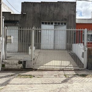 Alquiler - Local Comercial/industrial/casa En Buceo 351mts2 - Estivao Y Clemente Estable