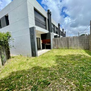 Venta De Casa Con 3 Dormitorios