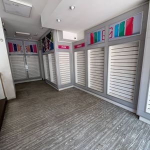 Alquiler - Local Comercial Sobre 18 De Julio, Alto Transito, Cordon - Av. 18 De Julio Y Vazquez