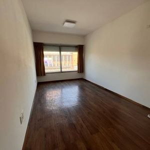 Alquiler De Apartamento Con 1 Dormitorio En Centro German Barbato Y Av. 18 De Julio