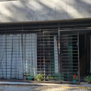Alquiler De Local Comercial O Casa En Calle Canelones Con 180 Mts2 En Centro