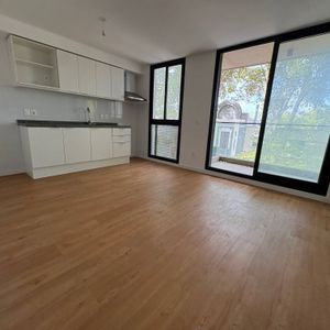 Alquiler - Apartamento Al Frente Con Terraza Y Garage, Palermo - Maldonado Y Yaro