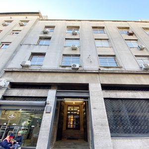 Venta De Oficina En Ciudad Vieja