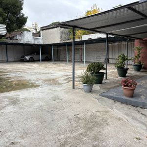 Venta De De Casa Con Tres Dormitorios Y Garaje Mas 15 Cocheras En La Blanqueada