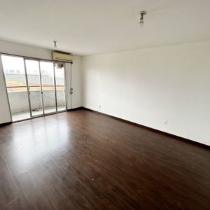 Alquiler De Apartamento En Avelino Miranda  Monoambiente En Tres Cruces