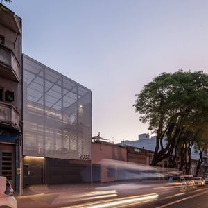 Alquiler - Edificio Exclusivo Con 3 Niveles Y 275 M2 En Cordon - Guana Y Pablo De Maria