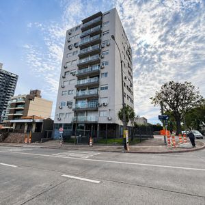 Venta De Apartamento Con 2 Dormitorios En Malvin