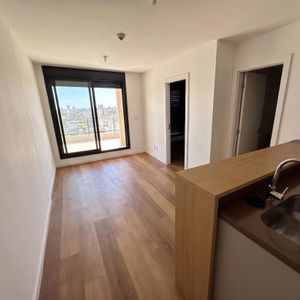 Alquiler De Apartamento En Monte Caseros Con 1 Dormitorios En La Blanqueada