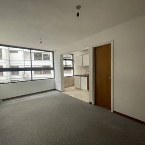 Alquiler De Apartamento Monoambiente En Dr. Mario Cassinoni  En Tres Cruces