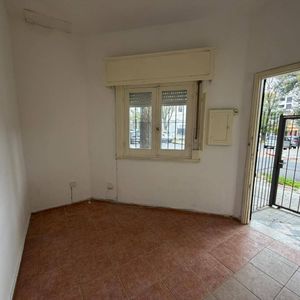 Alquiler De Casa En Acosta Y Lara Con 2 Dormitorios En La Blanqueada