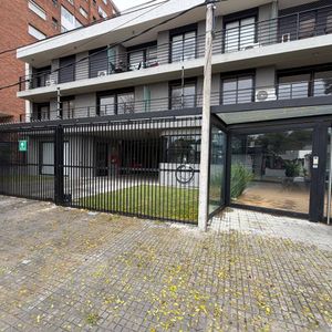 Alquiler De Garage En Felipe Sanguinetti En Union Solo Para Residentes Edificio Ventura