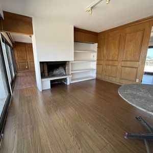Alquiler De Apartamento En Bv. Gral. Artigas Con 1 Dormitorio Y Garaje En Tres Cruces