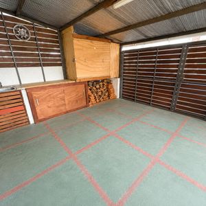 Venta De Casa Con 3 Dormitorios Con Cochera Y Barbacoa En Parque Batlle