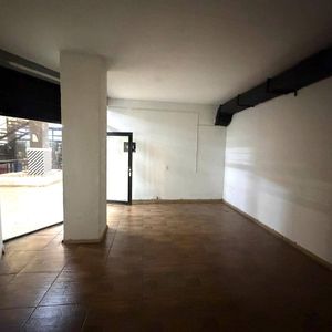 Alquiler De Local Comercial En Av. 18 De Julio Con 26 Mts2 En Centro
