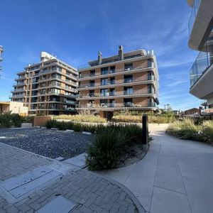 Alquiler De Apartamento En Rambla Costanera Con 2 Dormitorios En Barra De Carrasco