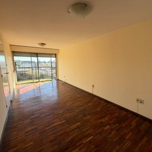 Alquiler De Apartamento En Av. Centenario Con 4 Dormitorios En La Blanqueada