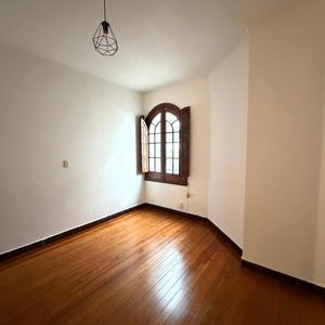 Alquiler De Apartamento En Joaquin Requena  Con 3 Dormitorios En Cordon