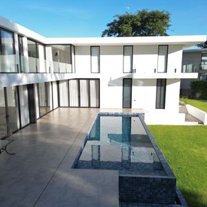 Casa En Venta De 4 Dormitorios En Condominio Urubo Golf