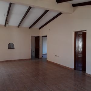 Alquiler Departamento 3 Dormitorios Sarco 350 $us. 