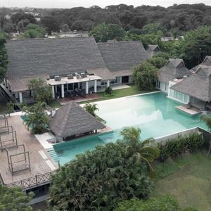 Casa De Lujo En El Urubó