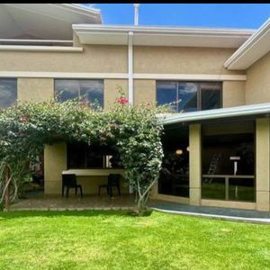 Venta Amplia Casa De Lujo Zona Sur Umamanta A 5 Minutos Del Zoológico De La Paz