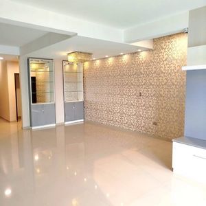 Departamento En Venta, Urbari