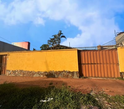 Casa A Precio De Terrenos Sobre 5to Anillo Av.beni 