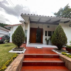 Casa Urbari En Venta