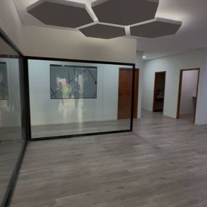 Oficina + Galpon En Alquiler Sobre La Av. Banzer 4to An. Ideal Para Empresa