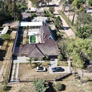 Vendo Chalet Moderno Con Renta, Impecable Estado 1.400mts En El Pinar 