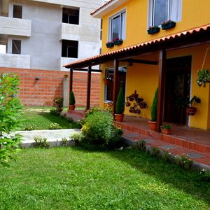 P64 Casa En Venta - Villa Angelica 