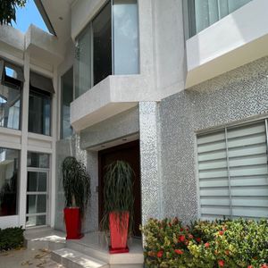 Casa De Lujo En Venta De 4 Dormitorios 4to Anilo Al Norte