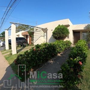 Hermosa Casa  En Condominio Sevilla Zona Norte - En Venta