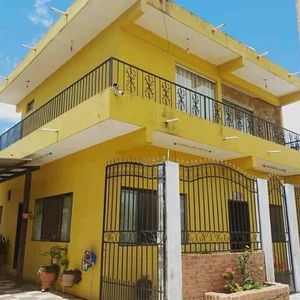 Casa Amplia En Zona Este – Luján 10mo Anillo, Sobre Doble Vía 