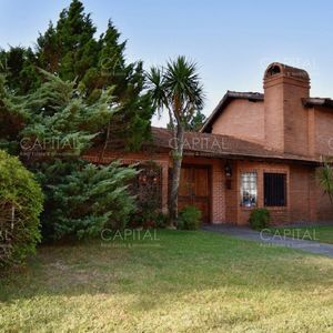 Casa En Playa Mansa De Cuatro Dormitorios En Alquiler Punta Del Este