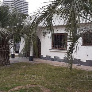 Casa En Venta Y Alquiler Parada 4 Playa Mansa. 100 Mts. Del Mar
