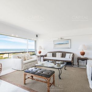 Alquiler Apartamento Frente Al Mar Tres Dormitorios Y Servicio