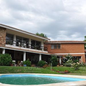 Casa De Cinco Dormitorios Playa Mansa Punta Del Este