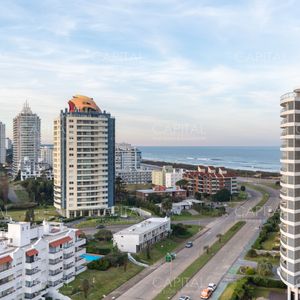 Apartamento De Dos Dormitorios Con Vista Al Mar