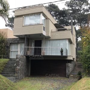 Casa En Montoya 4 Dormitorios Con Piscina A Pocas Cuadras Del Mar