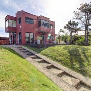 Casa Frente Al Mar En Punta Piedras, 4 Dormitorios