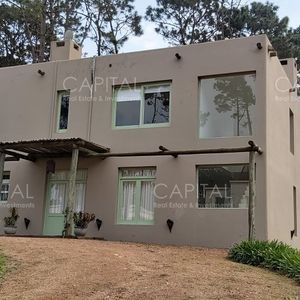 Casa En Alquiler Laguna Blanca Manantiales Punta Del Este Cuatro Dormitorios