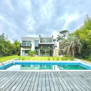 Moderna Casa San Rafael En Venta