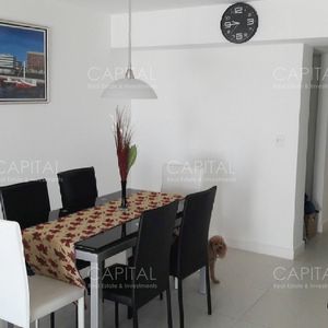 Apartamento De Dos Dormitorios Y Dos Garaje En Venta, Punta Del Este.