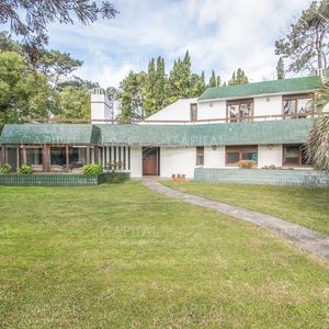 Muy Buena Propiedad En Venta 5 Dorm 5 Baños Playa Mansa