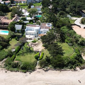 Casa Sobre Playa La Barra En Venta