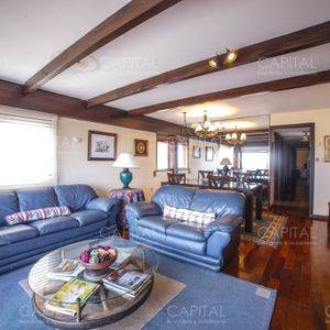 Apartamento En Venta Frente Al Mar, Punta Del Este.
